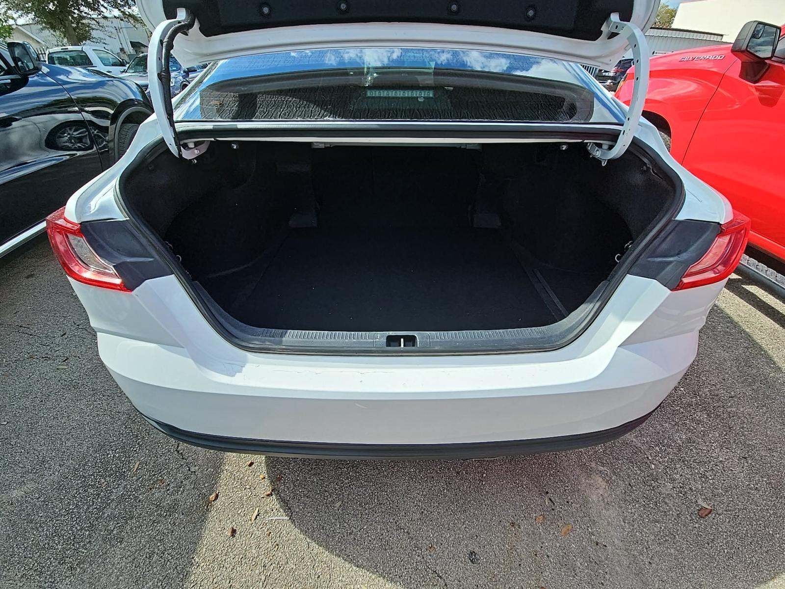 2025 Toyota Camry LE FWD