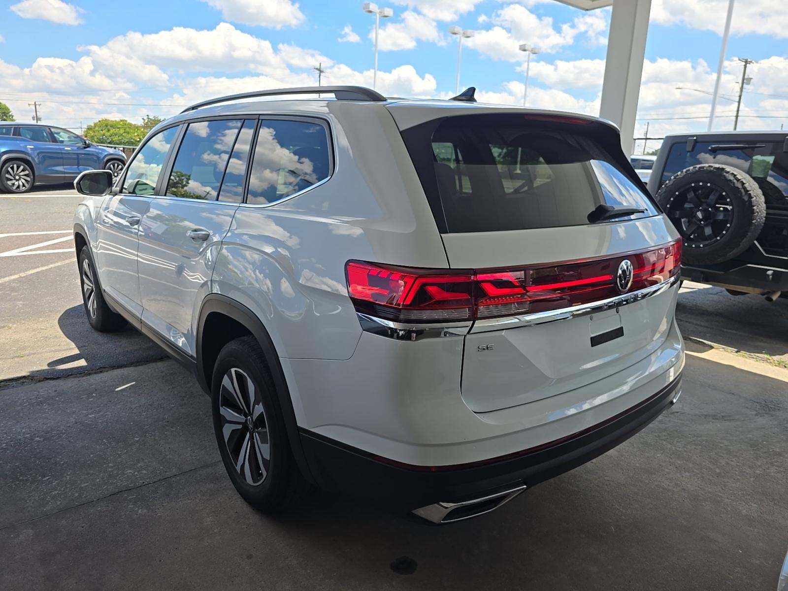 2024 Volkswagen Atlas 2.0T SE FWD