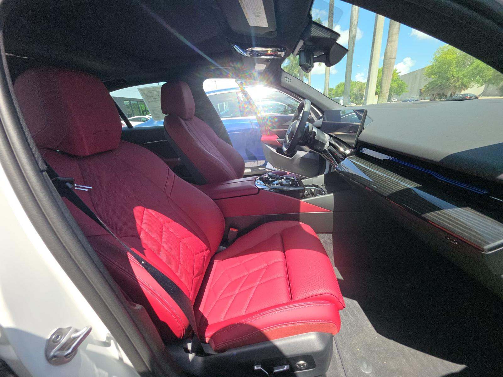 2025 BMW 5 Series 530i RWD