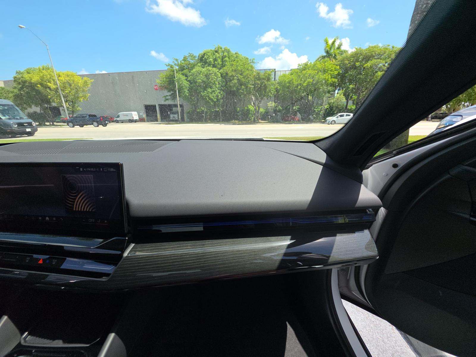 2025 BMW 5 Series 530i RWD