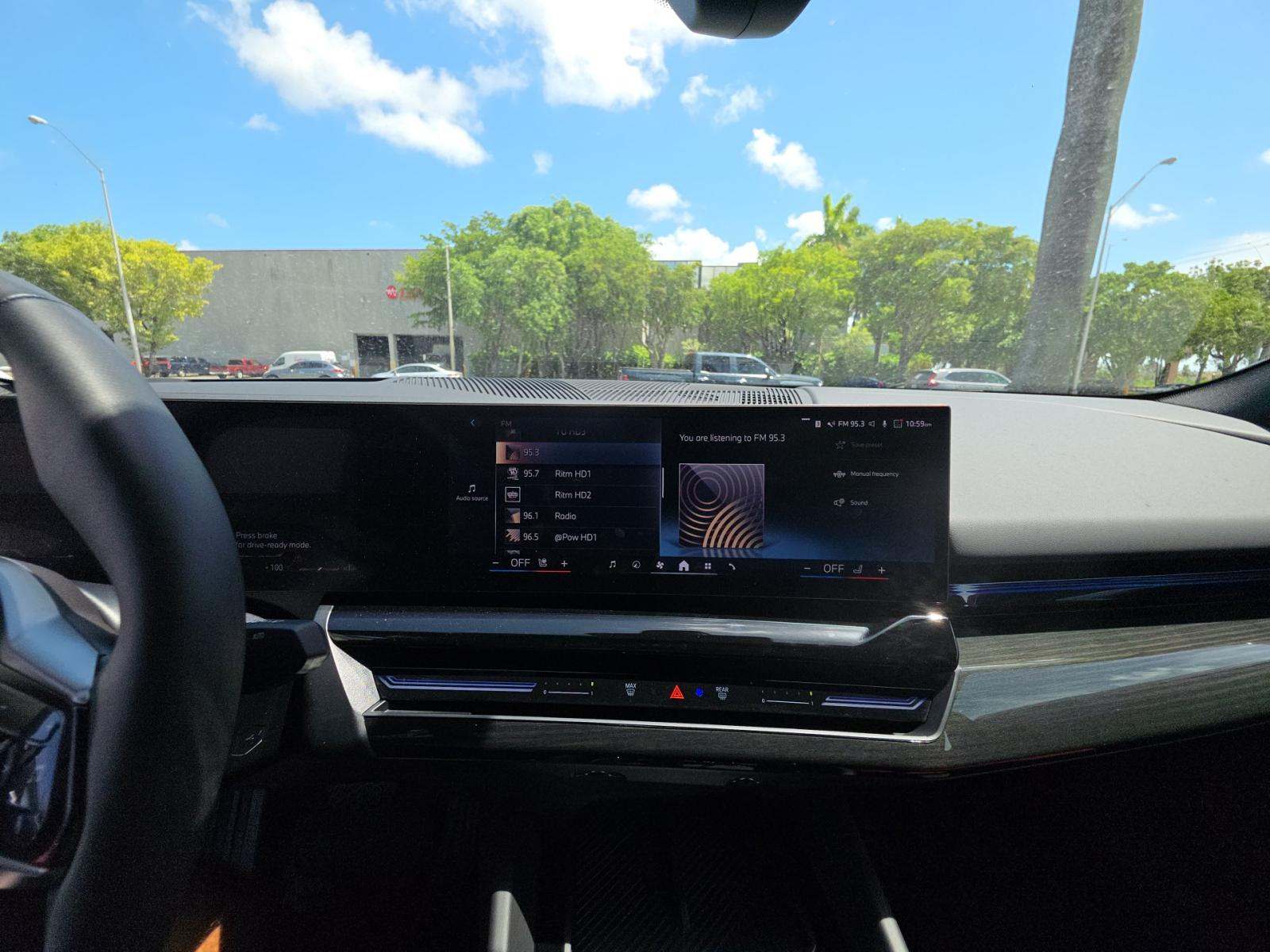 2025 BMW 5 Series 530i RWD