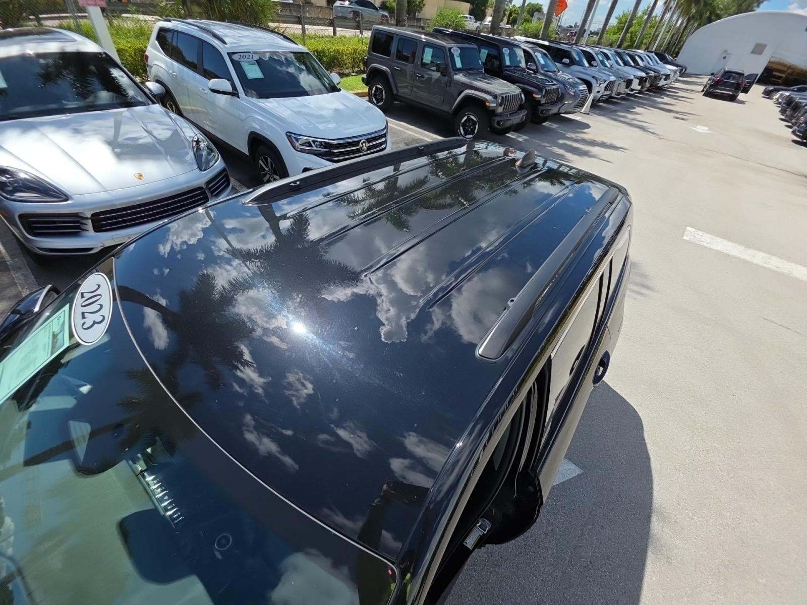 2023 Jeep Grand Cherokee Laredo AWD