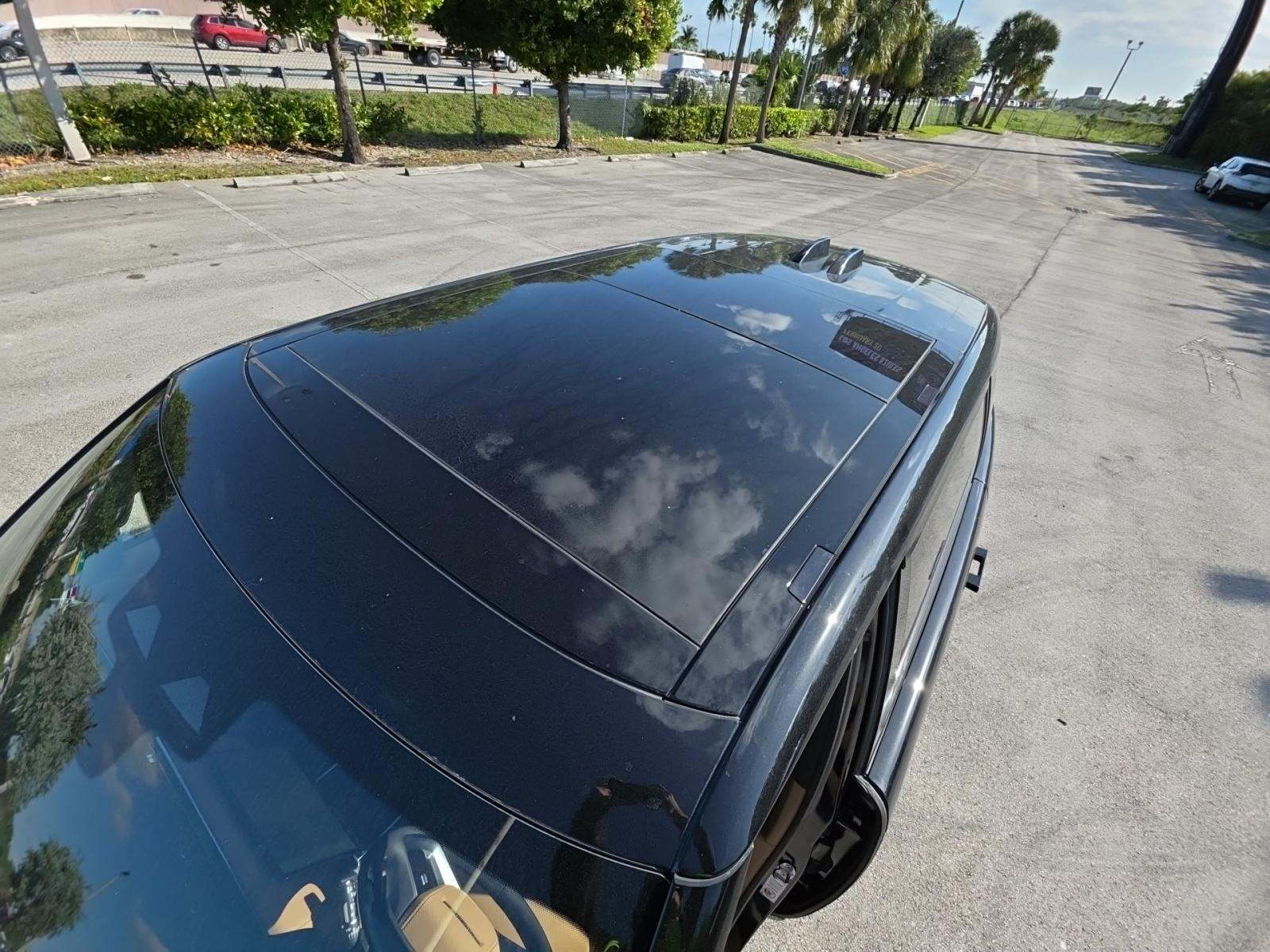 2025 Land Rover Range Rover SE LWB AWD