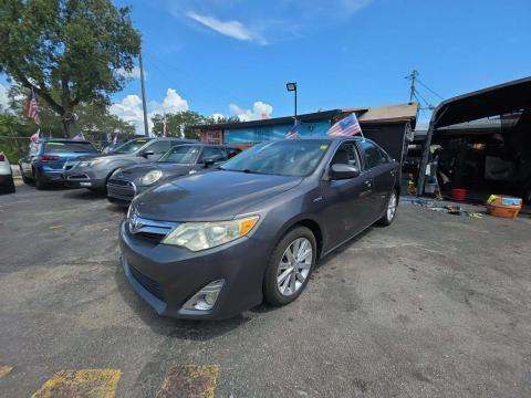 2014 Toyota Camry Hybrid XLE FWD