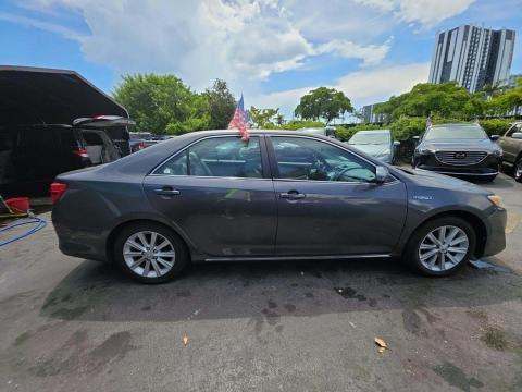2014 Toyota Camry Hybrid XLE FWD