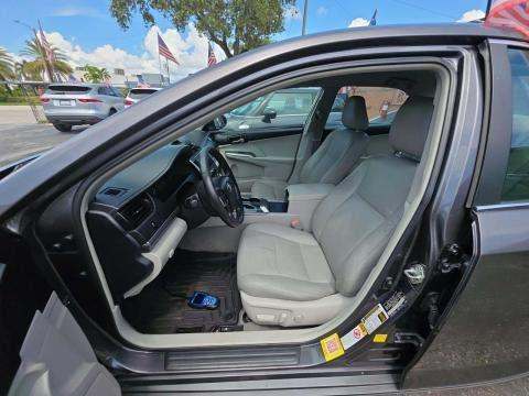2014 Toyota Camry Hybrid XLE FWD