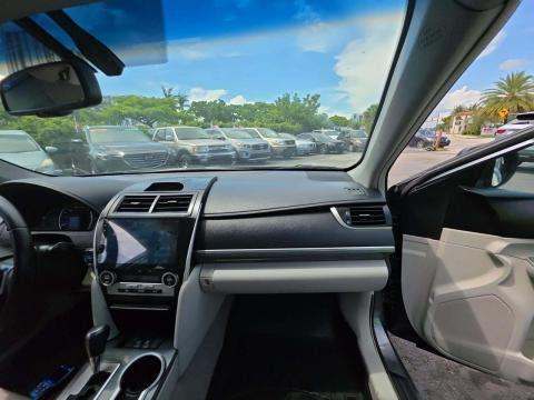 2014 Toyota Camry Hybrid XLE FWD