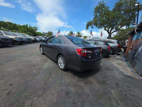 2014 Toyota Camry Hybrid XLE FWD