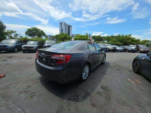 2014 Toyota Camry Hybrid XLE FWD