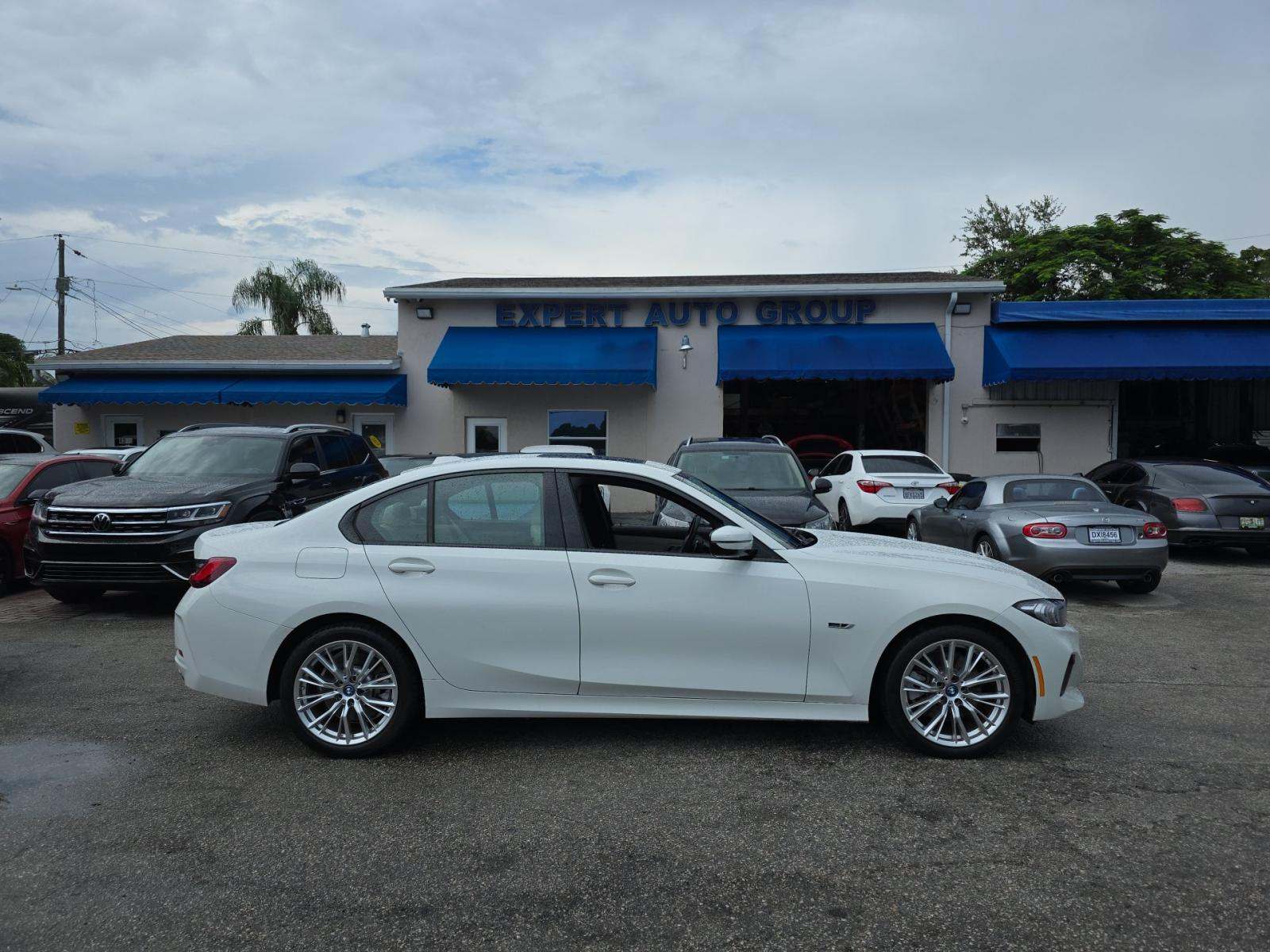 2023 BMW 3 Series 330e RWD