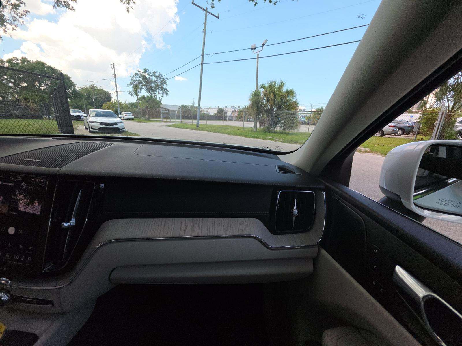 2023 Volvo XC60 B6 Ultimate AWD