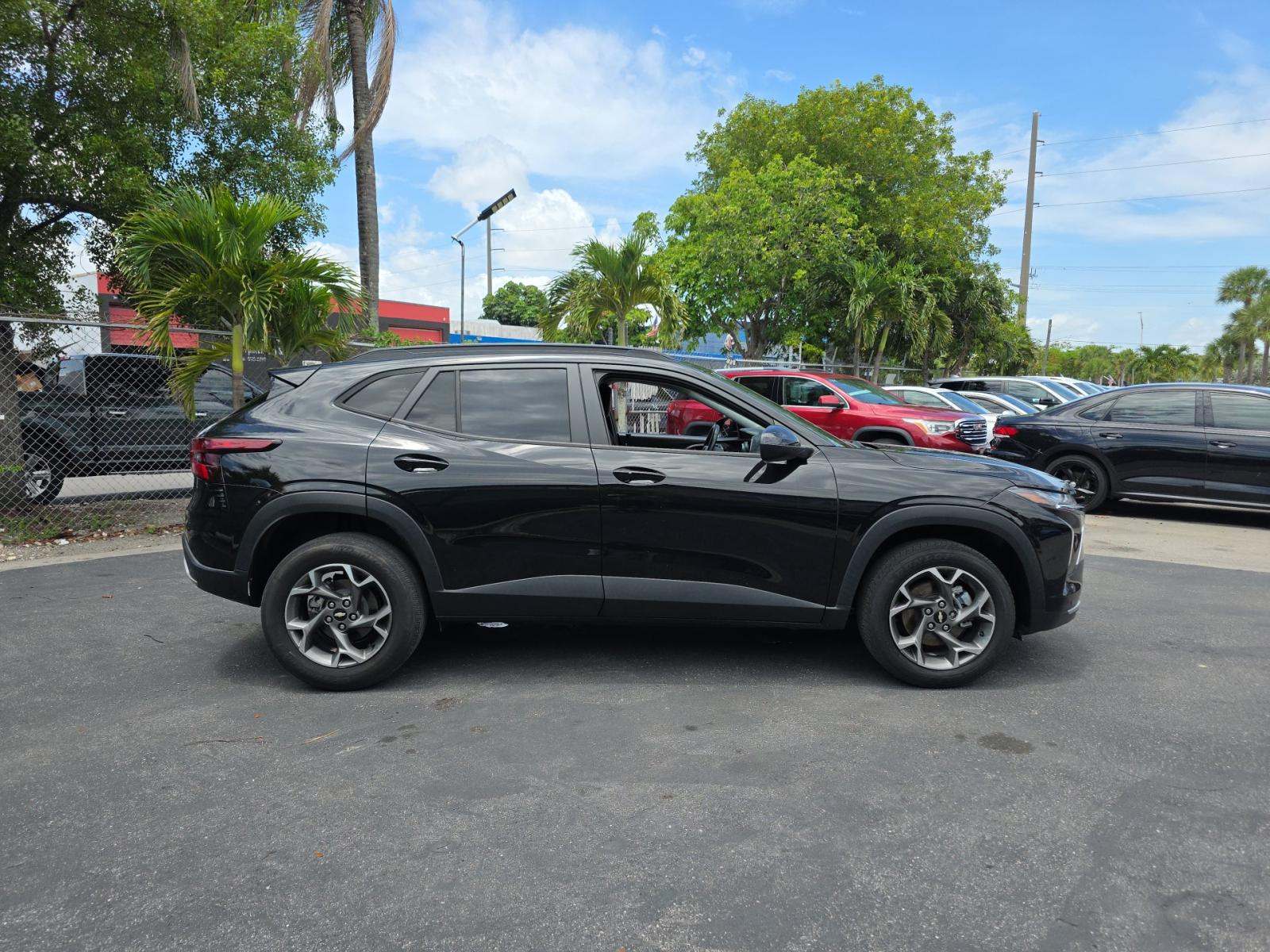 CHEVROLET TRAX - 4