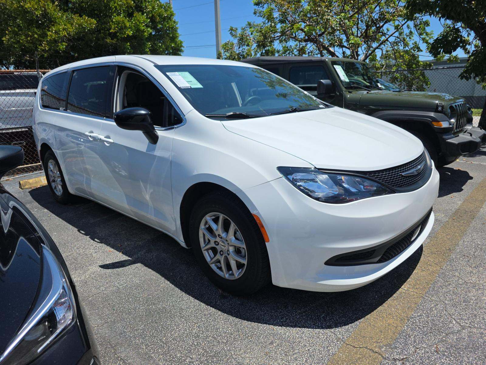 CHRYSLER VOYAGER - 4