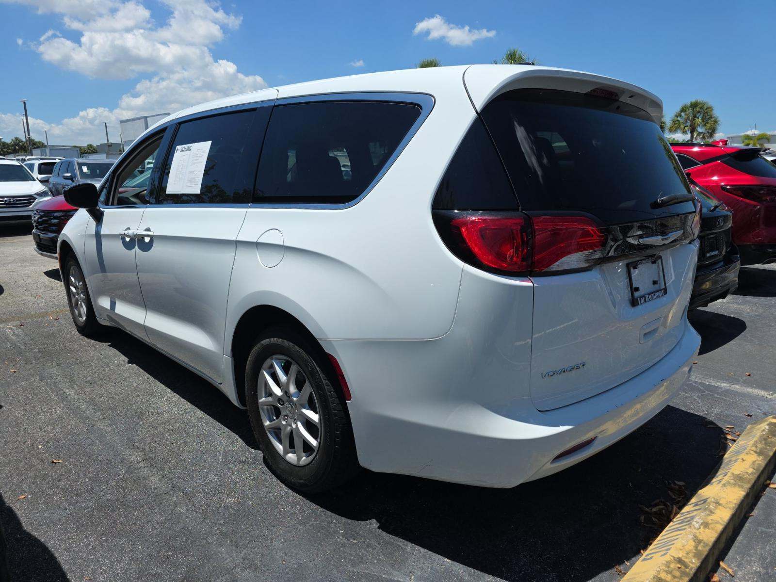 CHRYSLER VOYAGER - 2