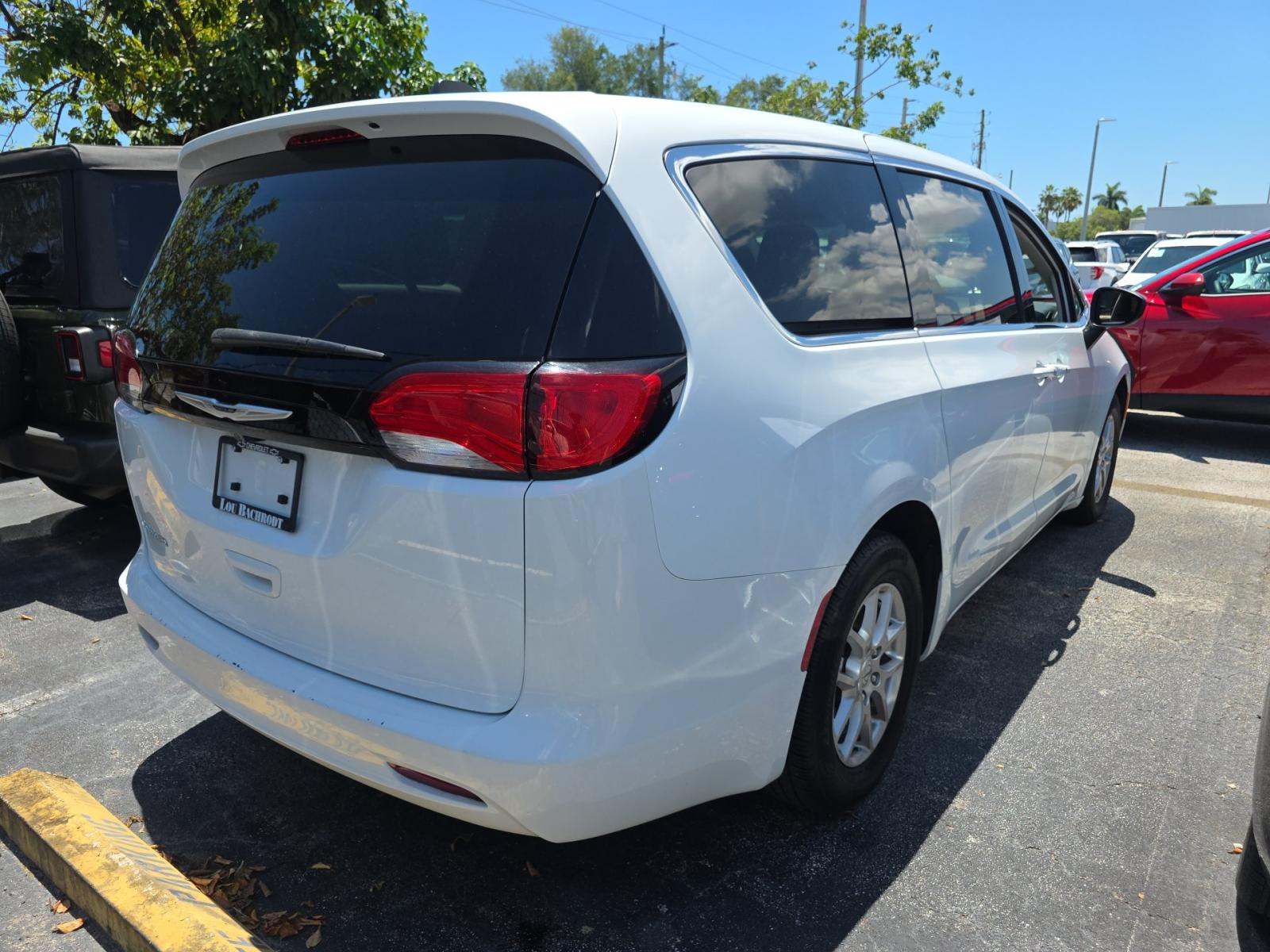 CHRYSLER VOYAGER - 3