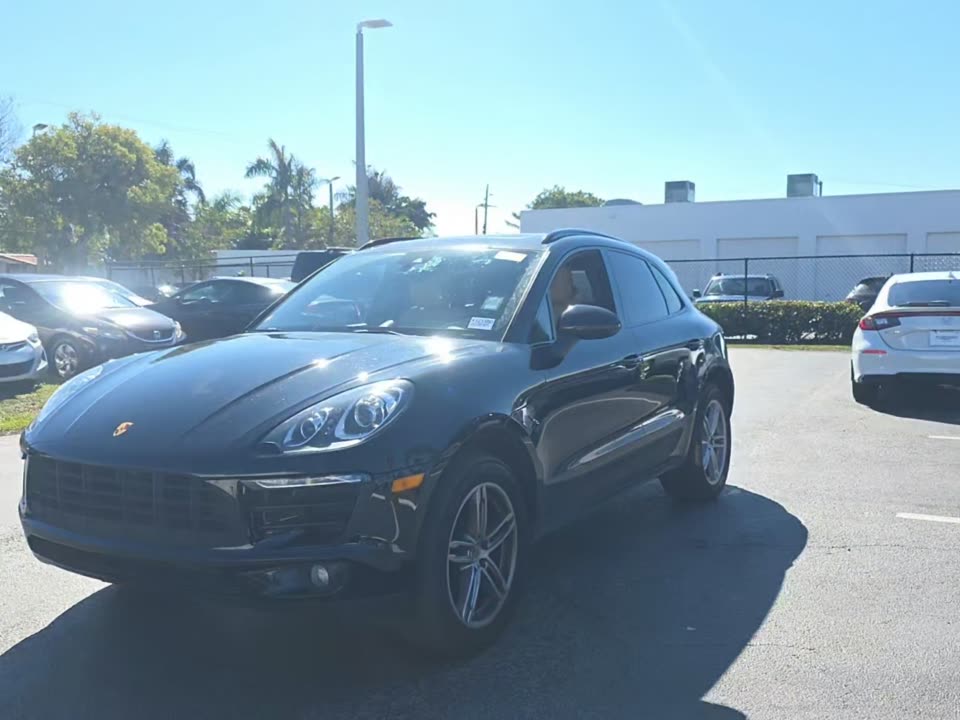 2018 Porsche Macan Base AWD