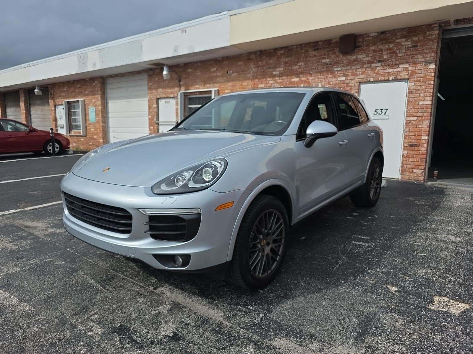 2017 Porsche Cayenne Platinum Edition