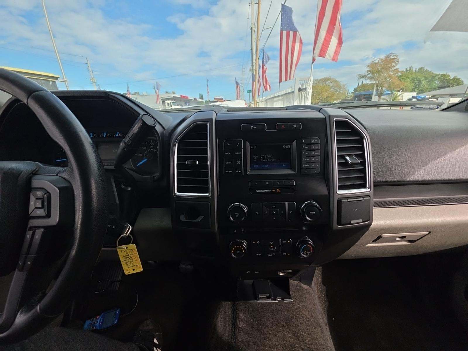 2015 Ford F-150 XLT RWD