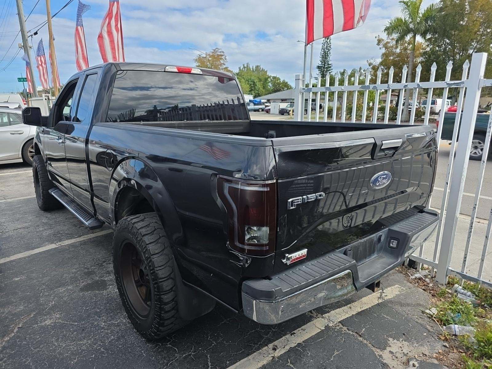 2015 Ford F-150 XLT RWD