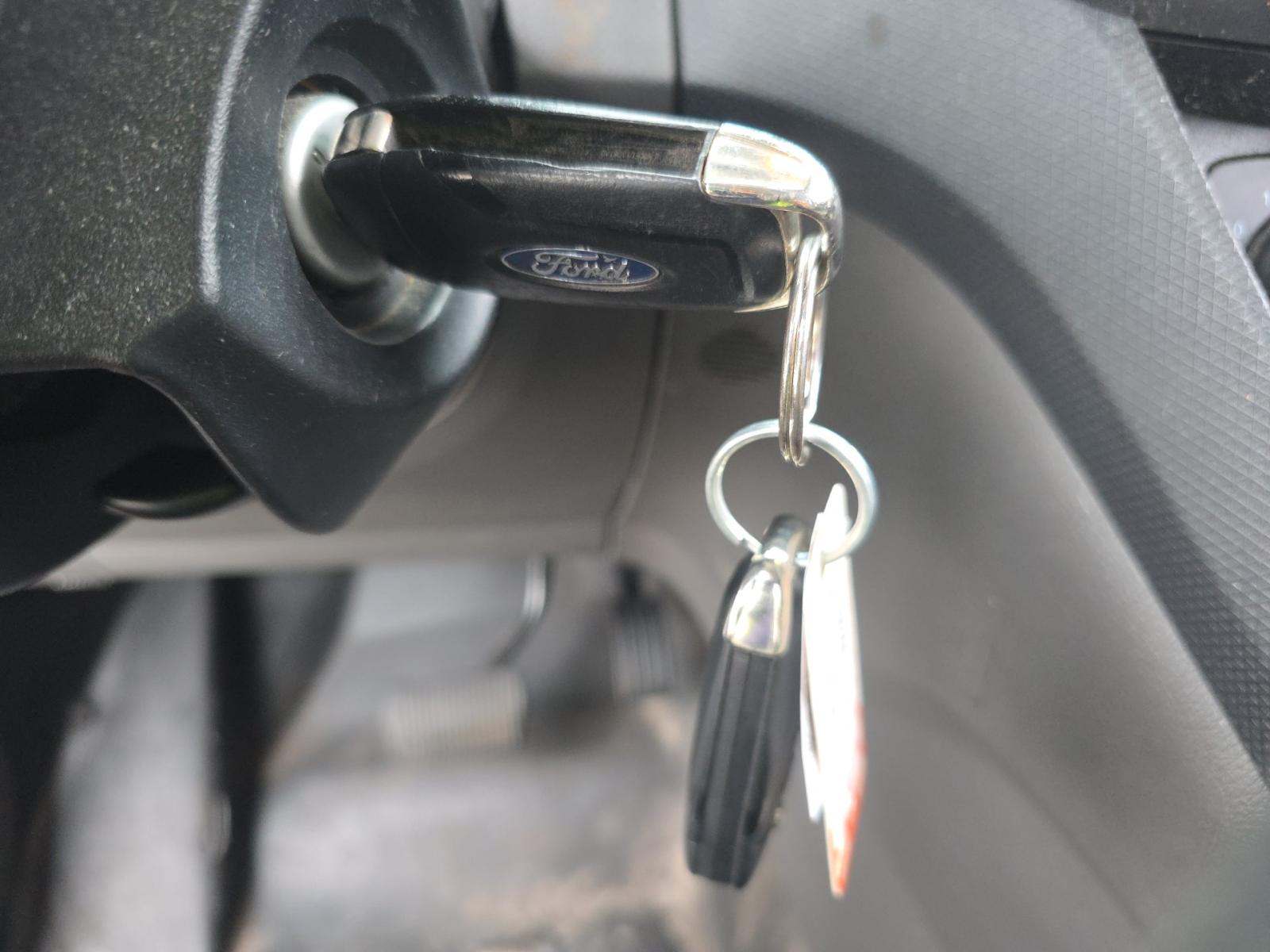 FORD TRANSIT CONNECT - 8