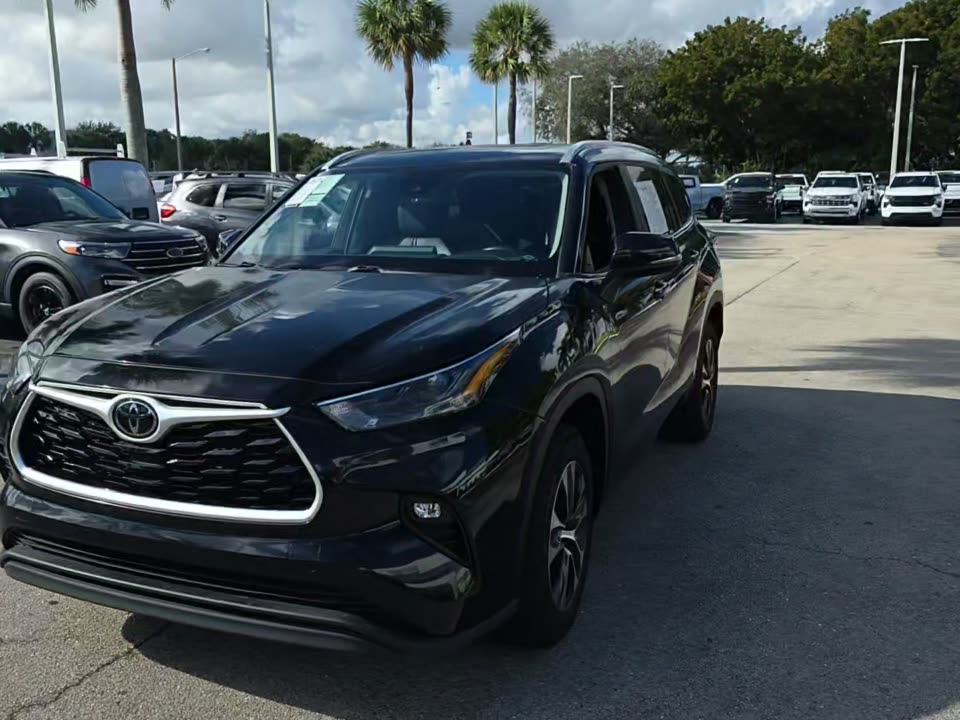 2024 Toyota Highlander XLE FWD