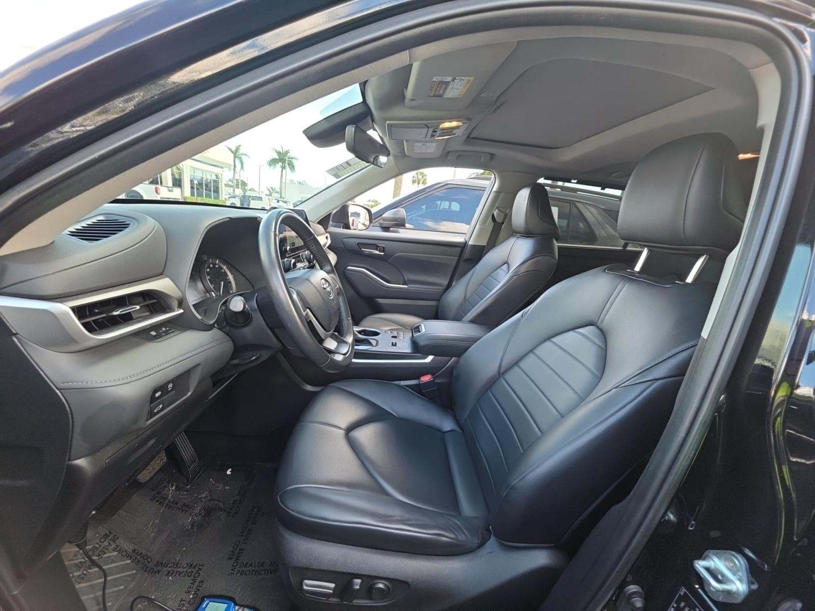 2024 Toyota Highlander XLE FWD