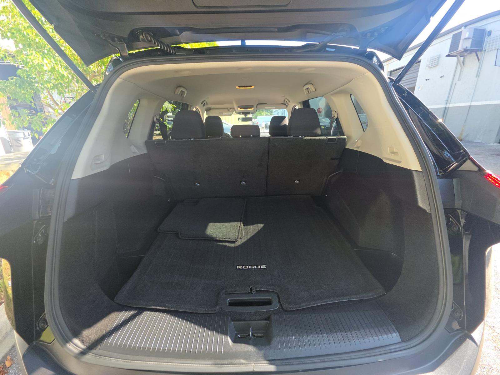2023 Nissan Rogue SV FWD