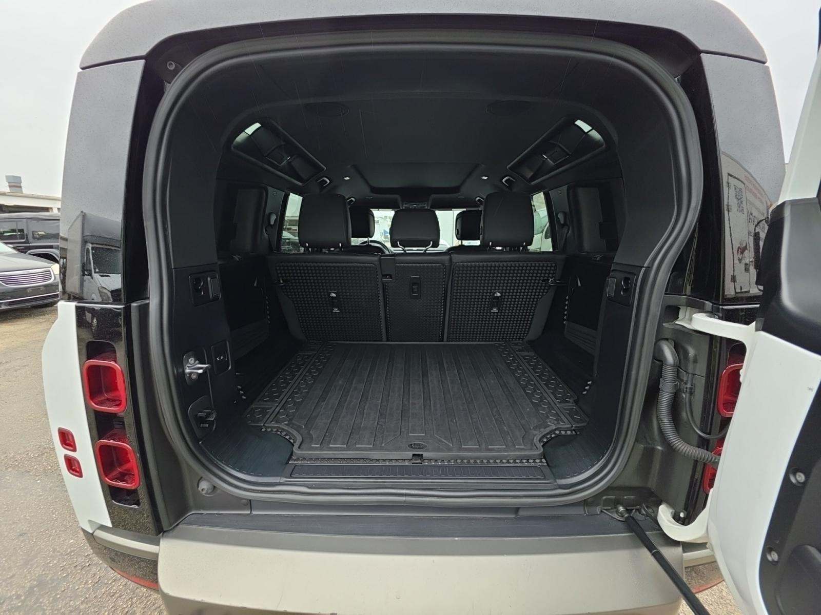 2023 Land Rover Defender 110 X-Dynamic SE AWD