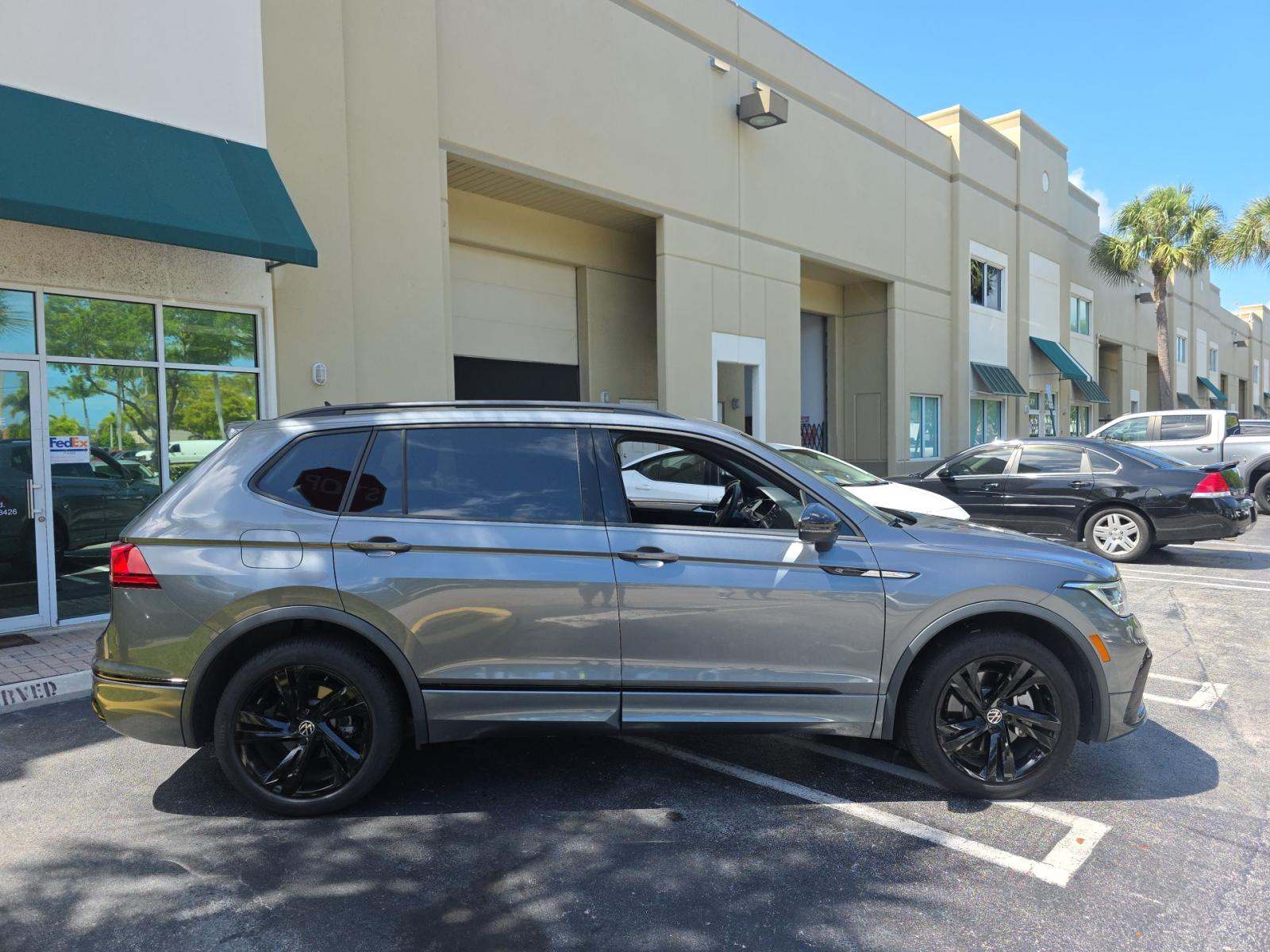 2023 Volkswagen Tiguan 2.0T SE R-Line Black FWD