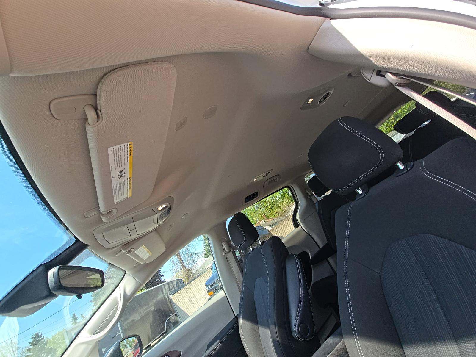 CHRYSLER VOYAGER - 7