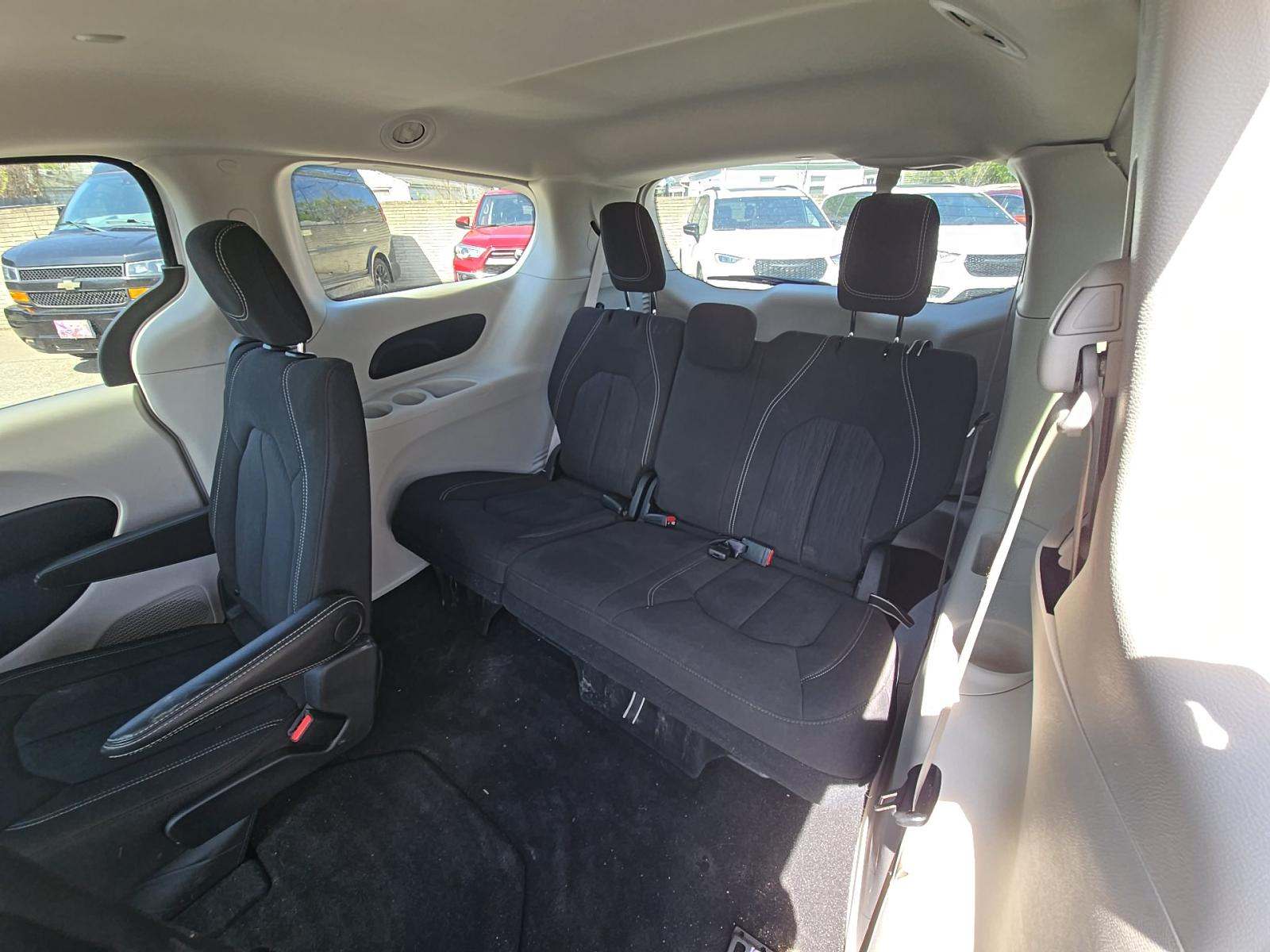 CHRYSLER VOYAGER - 10