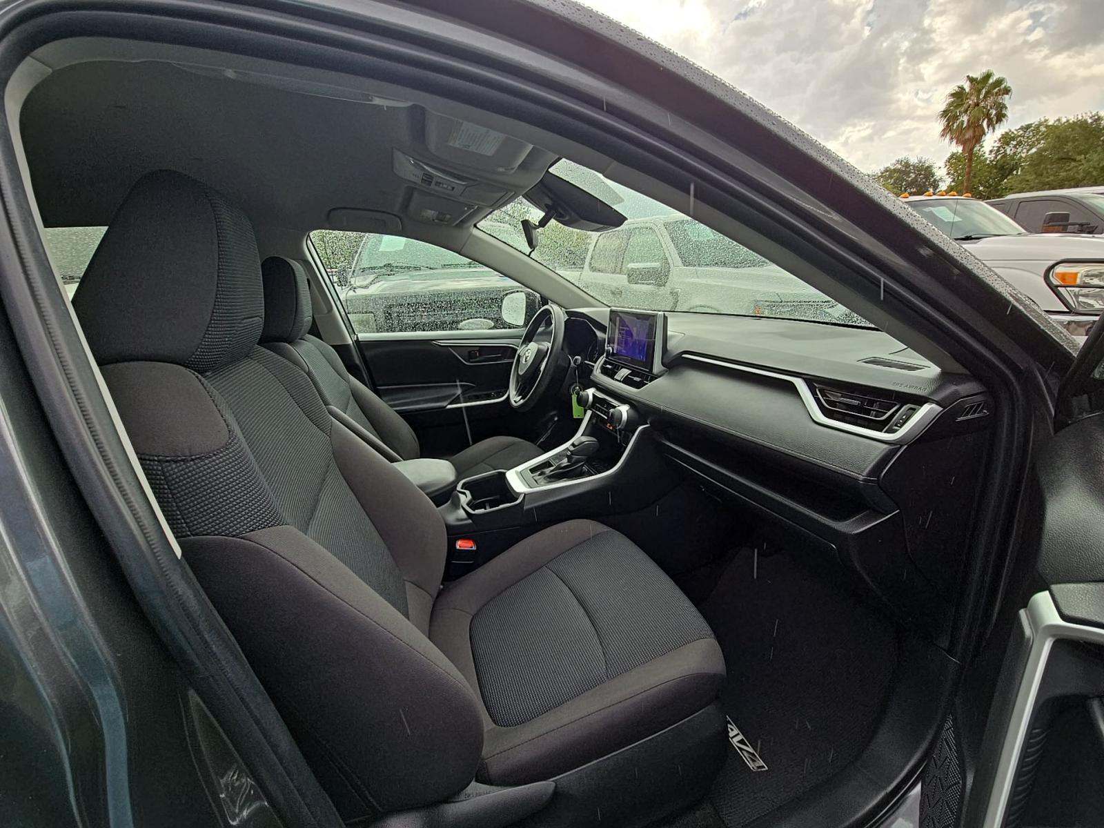 2023 Toyota RAV4 LE FWD