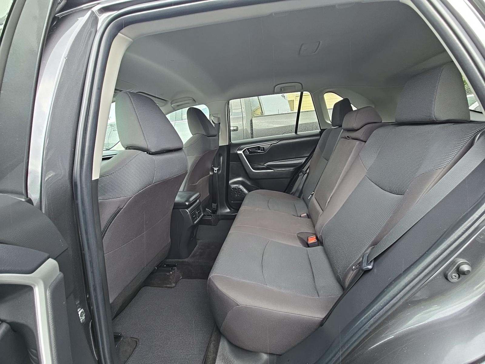 2023 Toyota RAV4 LE FWD