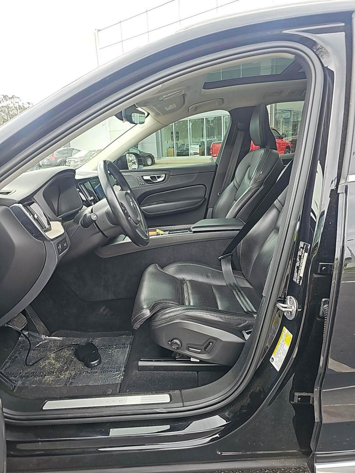 2022 Volvo XC60 B6 Inscription AWD