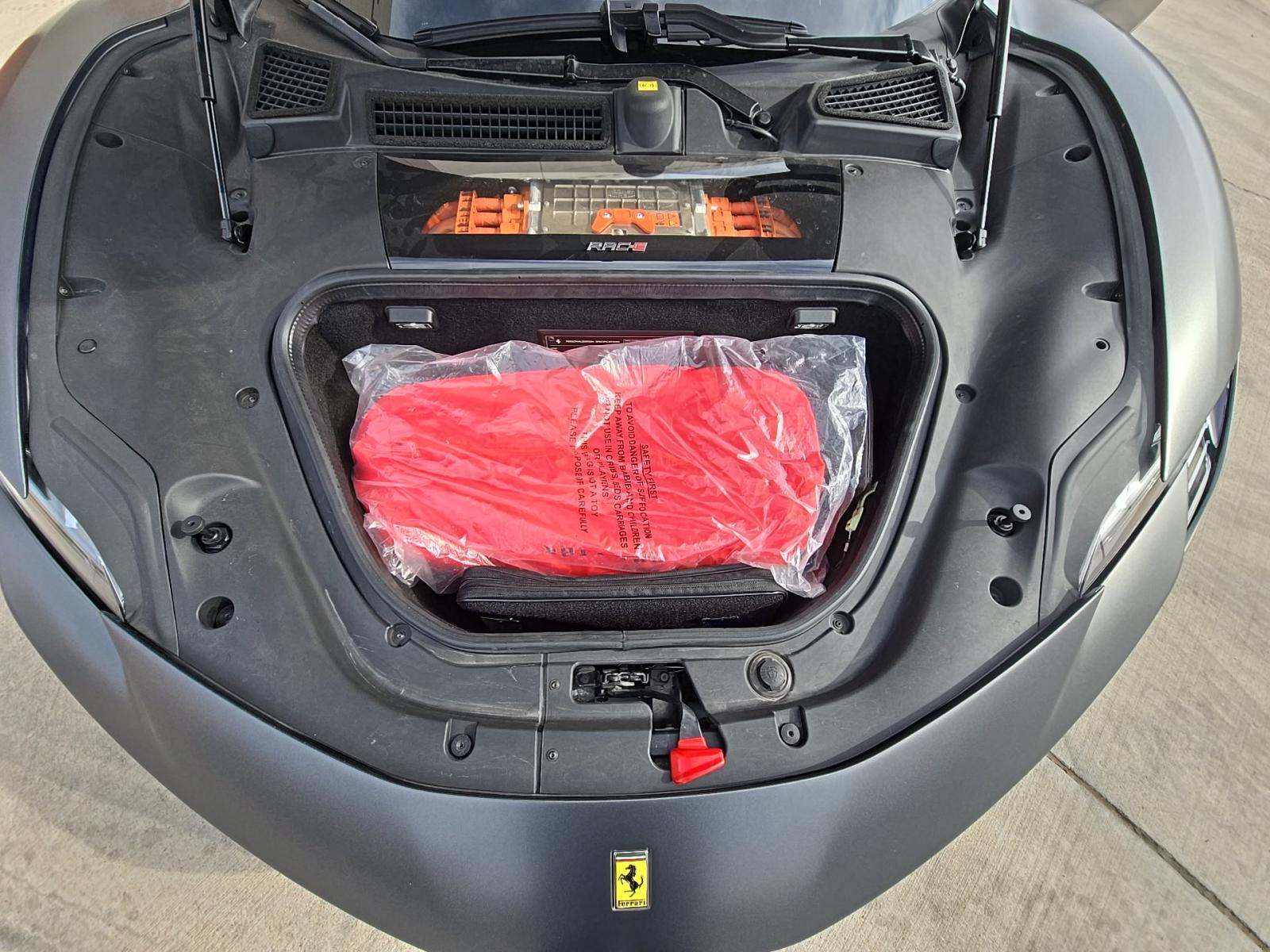 2022 Ferrari SF90 Spider Base AWD