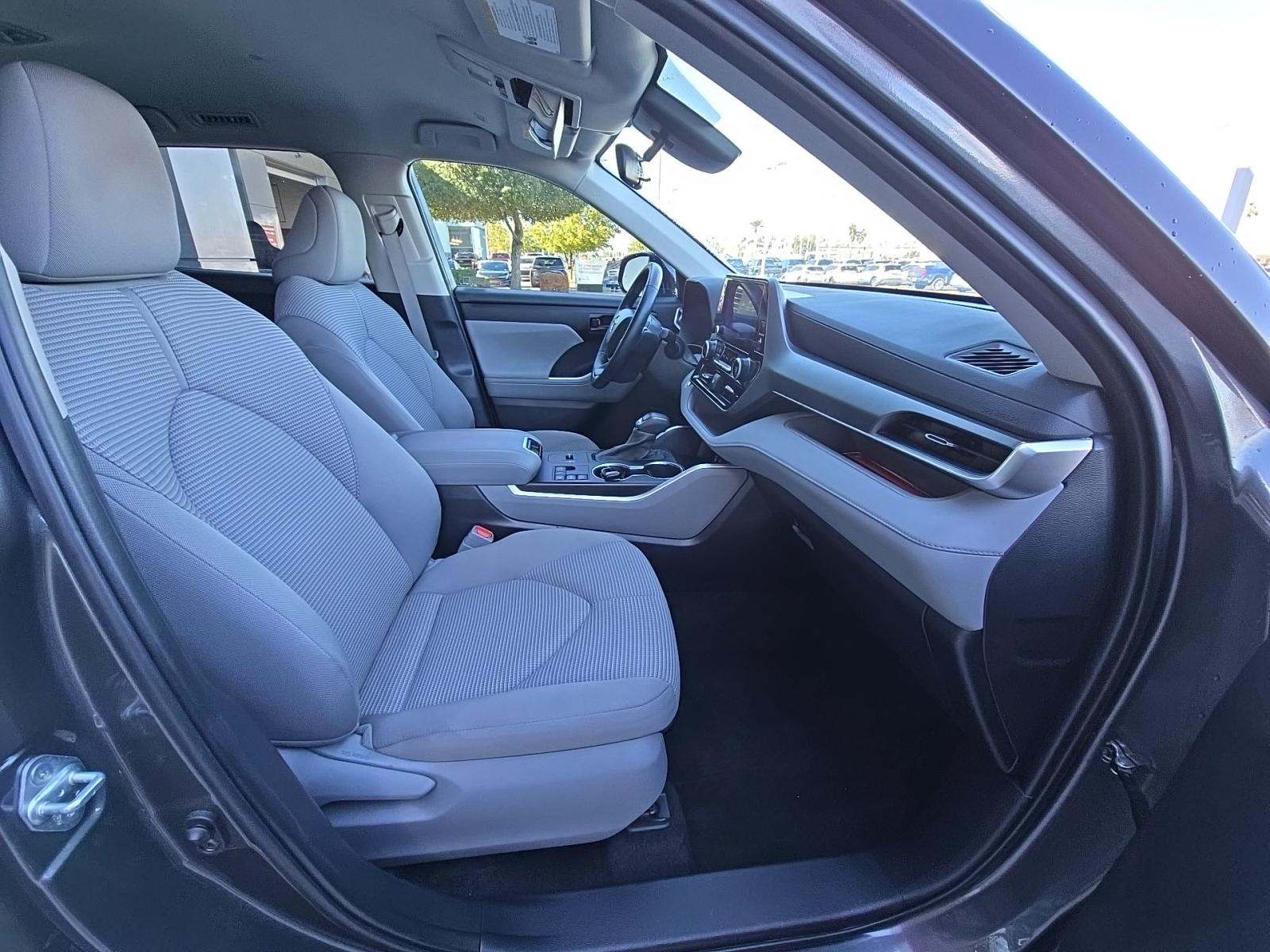 2024 Toyota Highlander LE FWD