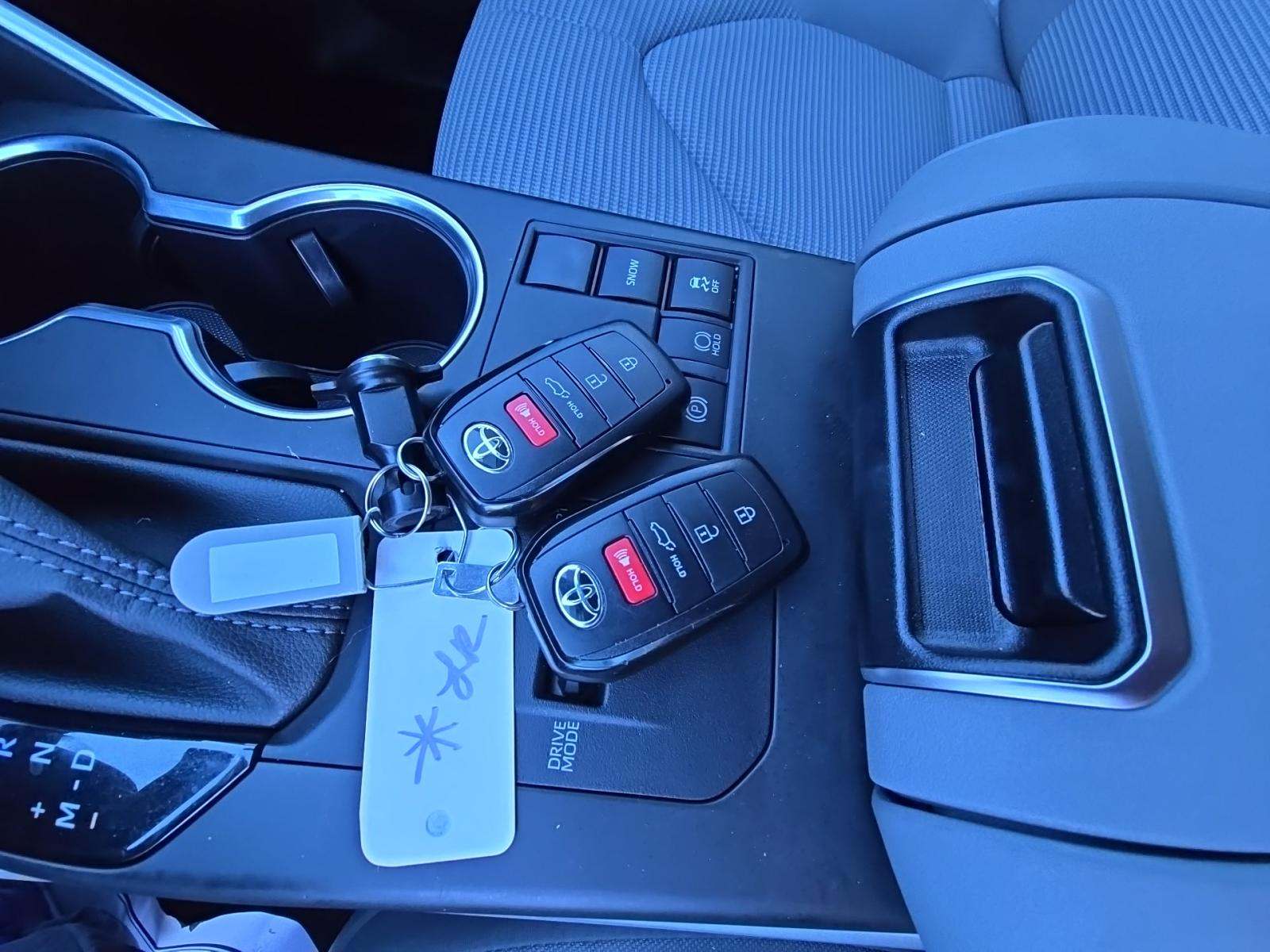 2024 Toyota Highlander LE FWD