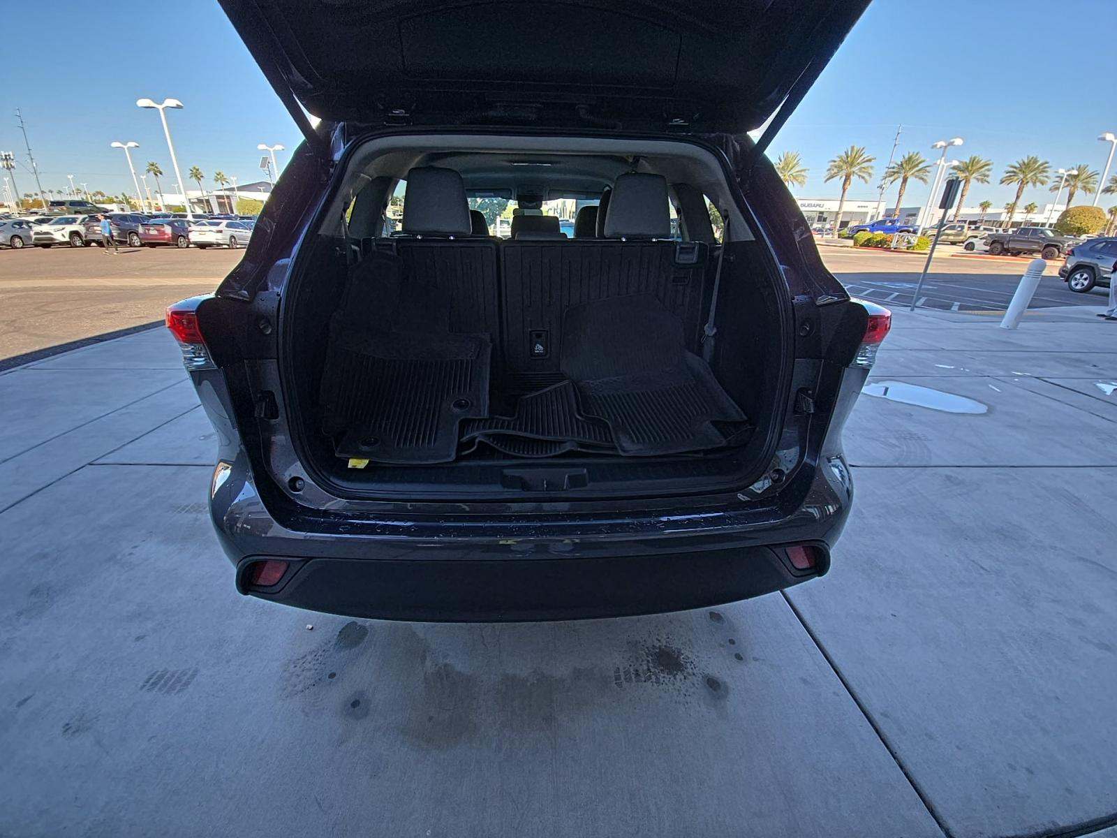 2024 Toyota Highlander LE FWD