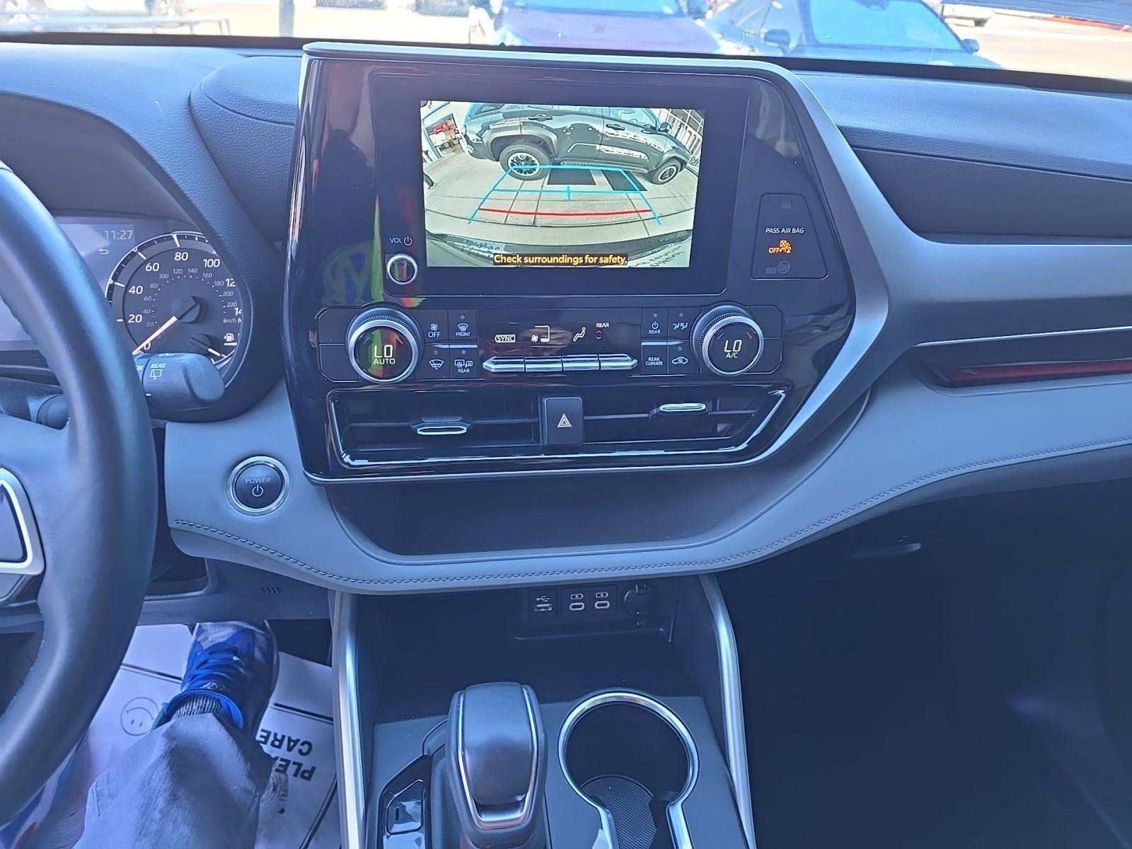 2024 Toyota Highlander LE FWD