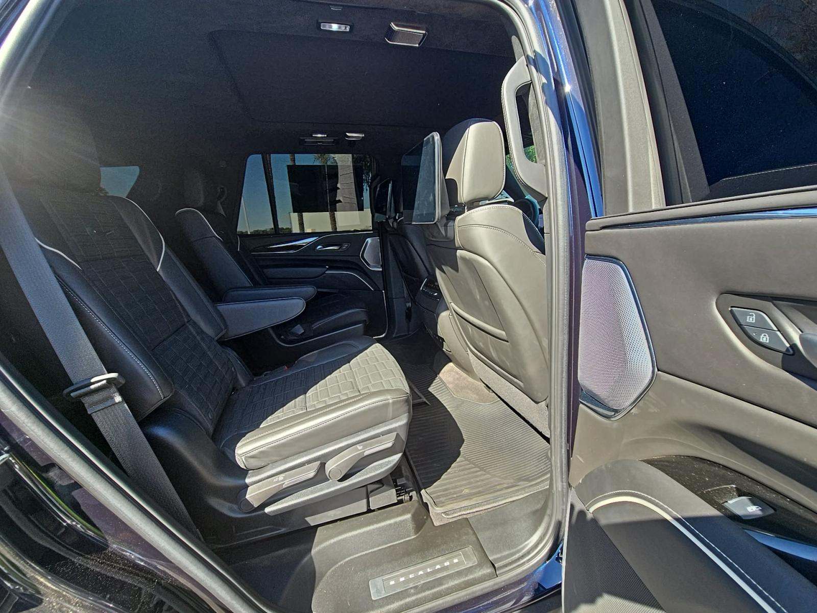 2024 Cadillac Escalade Premium Luxury Platinum AWD