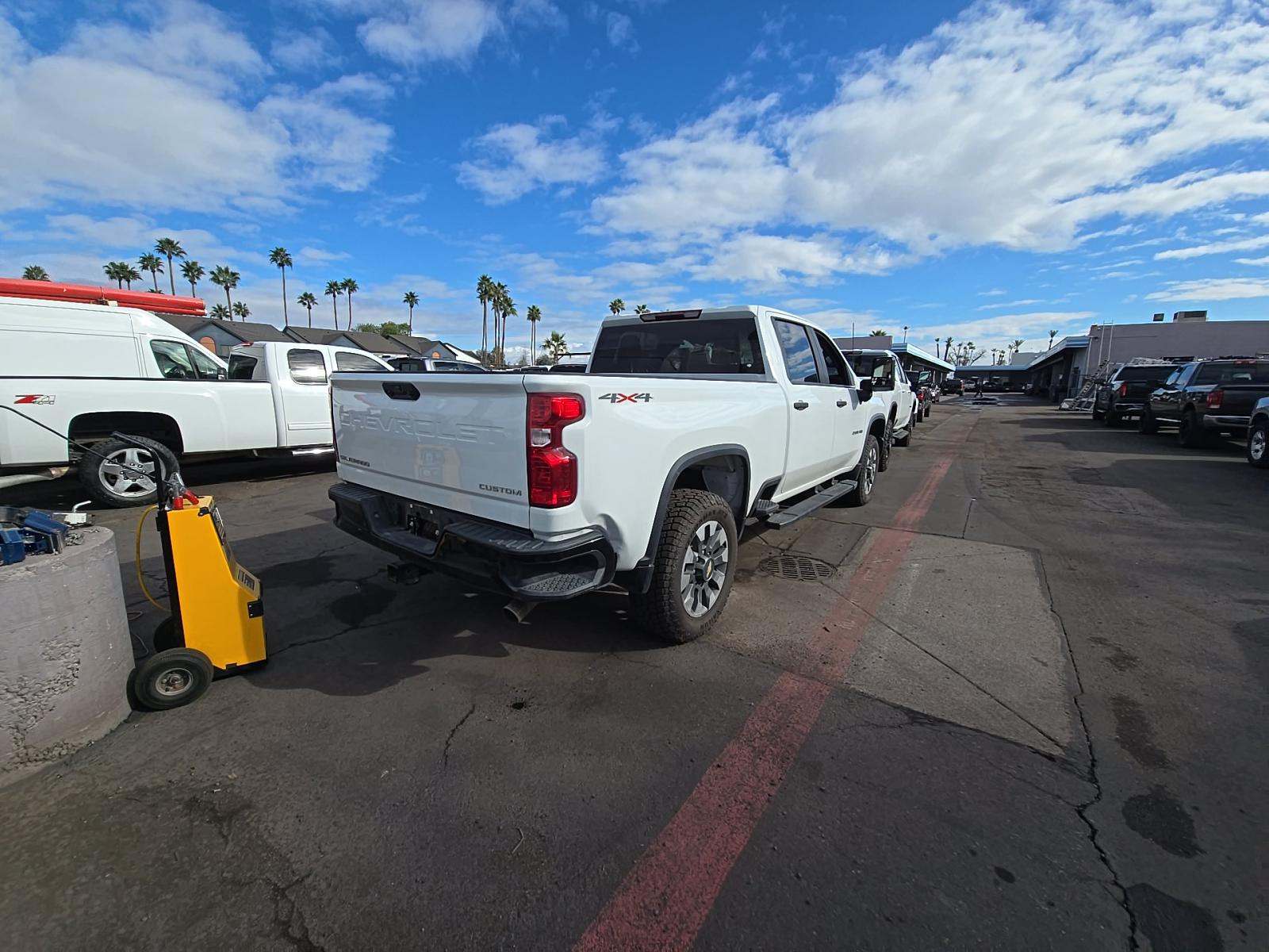 2024 Chevrolet Silverado 2500HD Custom AWD