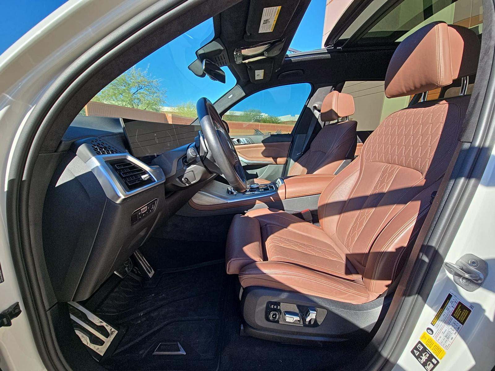 2023 BMW X7 M60i AWD