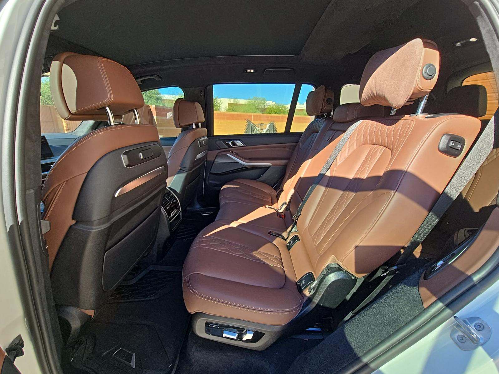 2023 BMW X7 M60i AWD