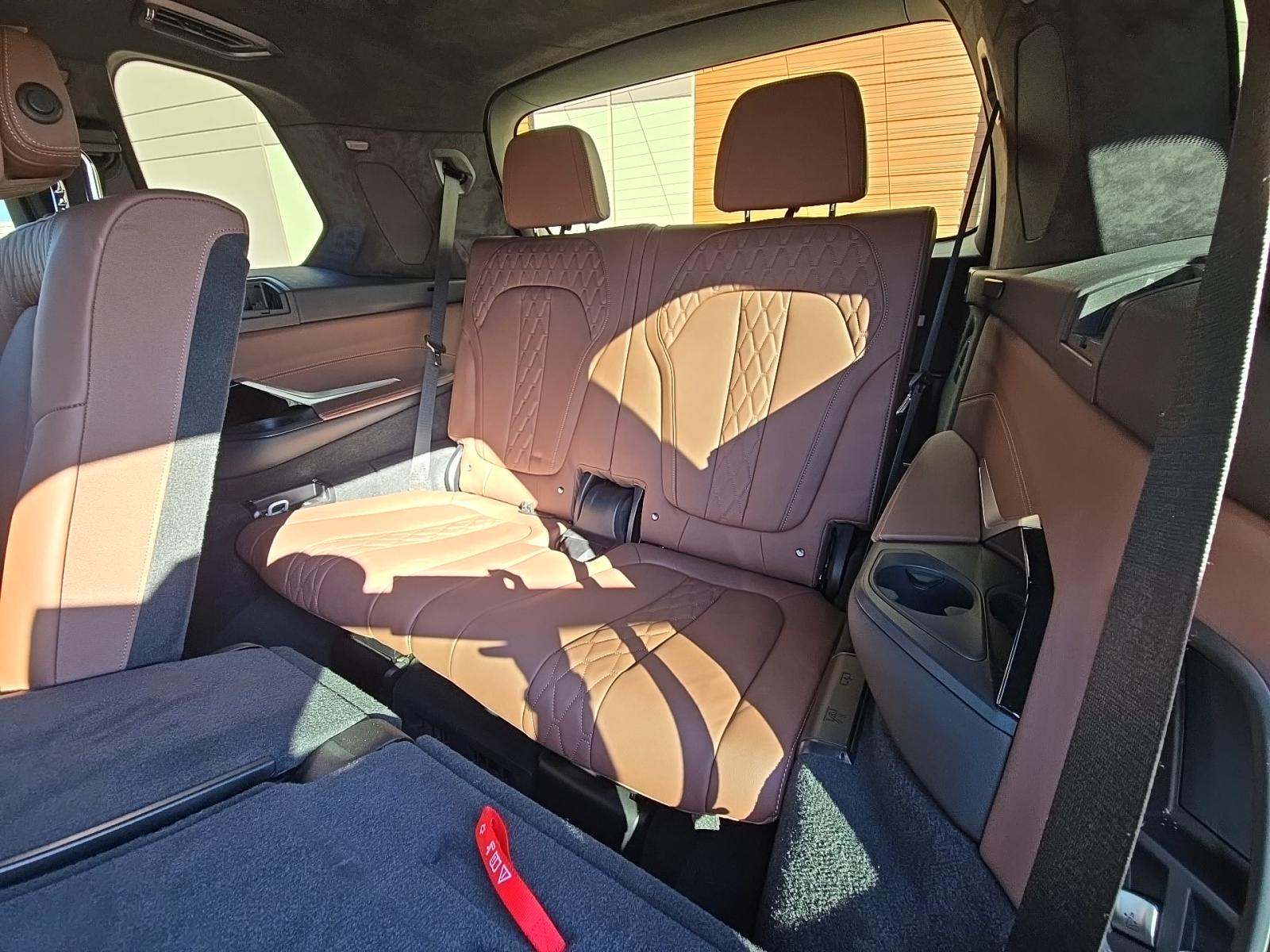 2023 BMW X7 M60i AWD