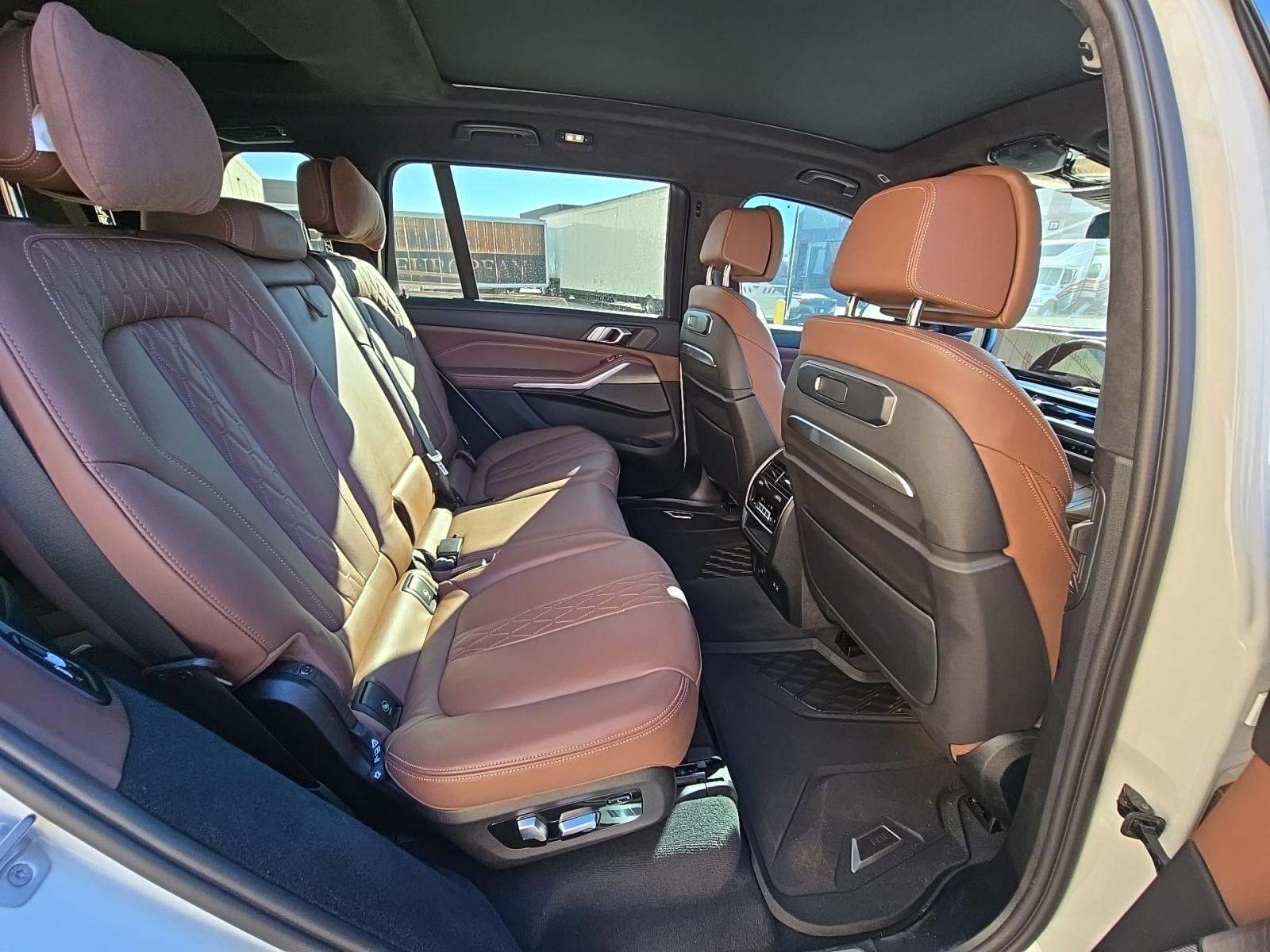 2023 BMW X7 M60i AWD