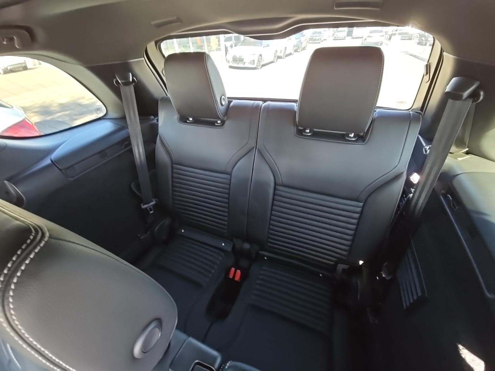 2022 Land Rover Discovery S R-Dynamic AWD