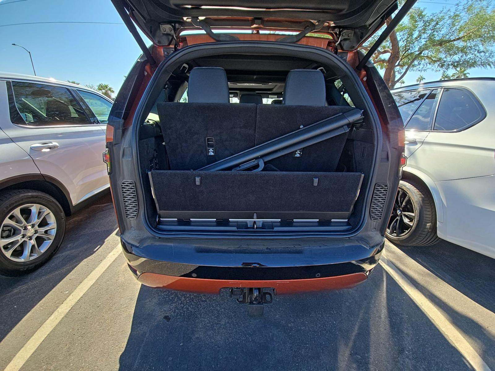 2022 Land Rover Discovery S R-Dynamic AWD