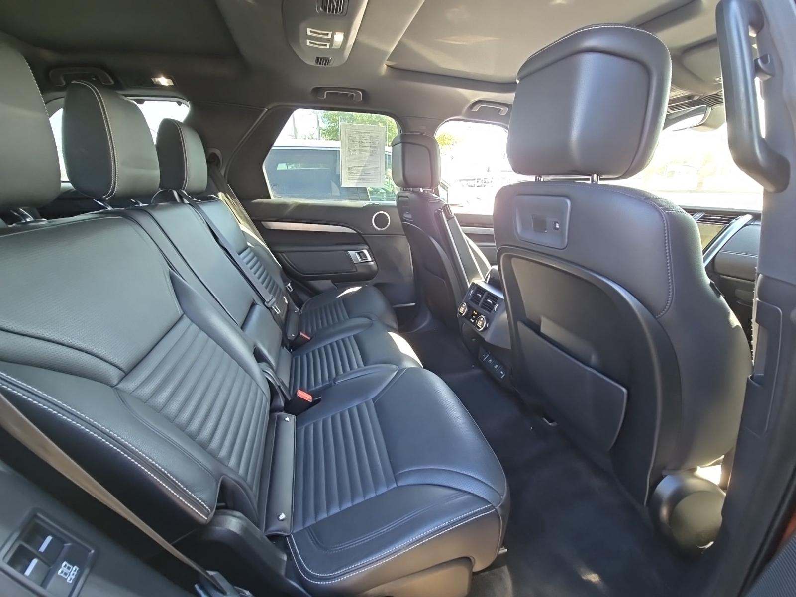 2022 Land Rover Discovery S R-Dynamic AWD