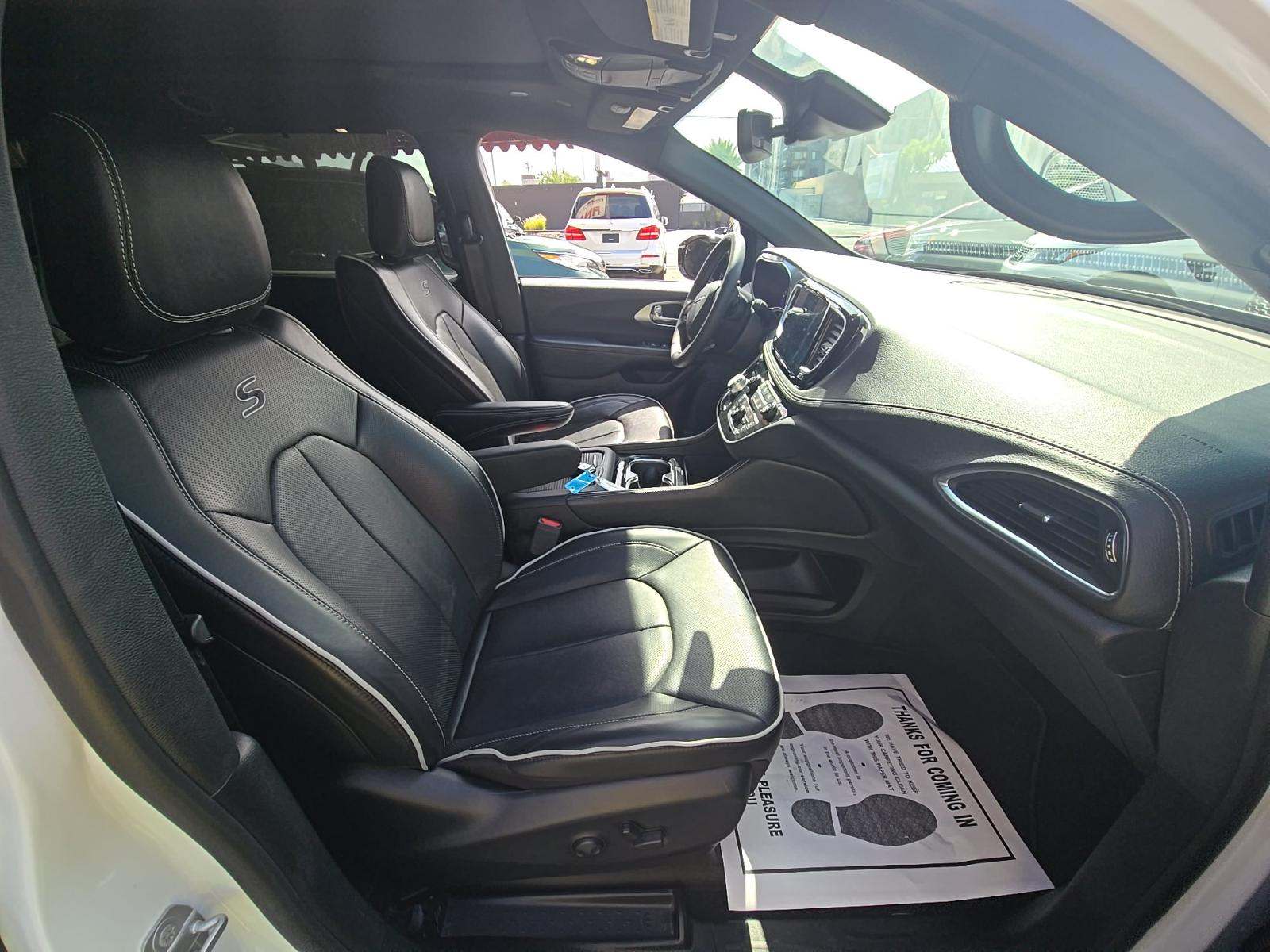 2025 Chrysler Pacifica Limited FWD