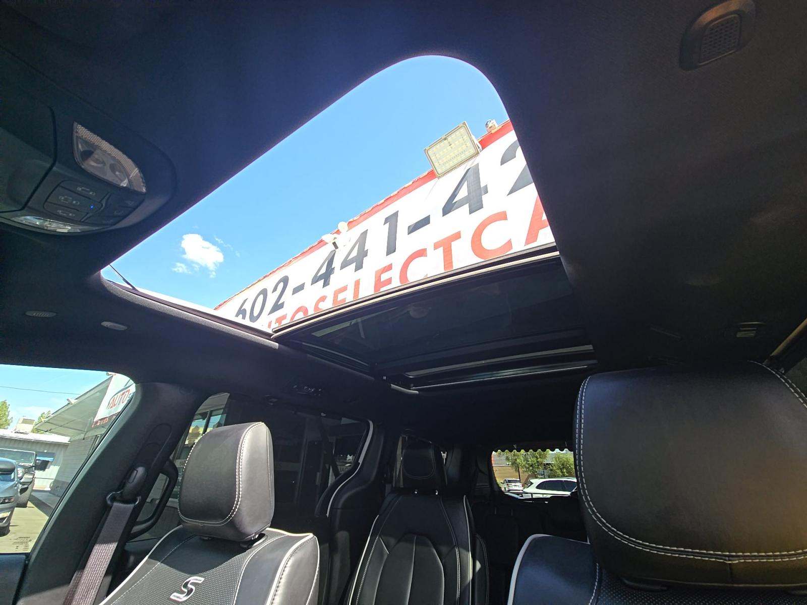 2025 Chrysler Pacifica Limited FWD